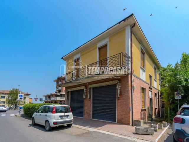 Palazzo in vendita a Unione dei comuni del Distretto Ceramico, Formigine
