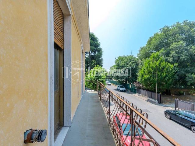 Palazzo in vendita a Unione dei comuni del Distretto Ceramico, Formigine