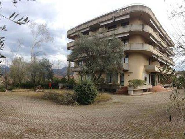 Palazzo in vendita a Vittoria Apuana, Forte Dei Marmi