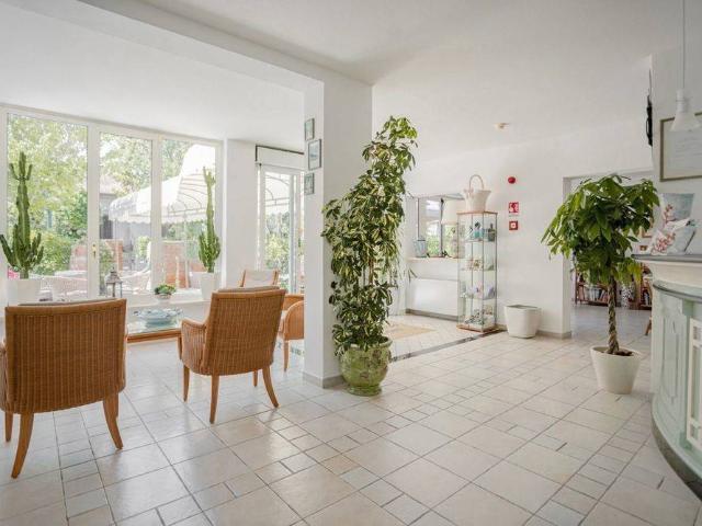 Palazzo in vendita a Vittoria Apuana, Forte Dei Marmi