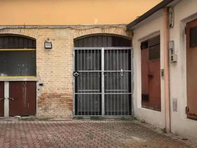 Palazzo in vendita a Centro Storico, Marche