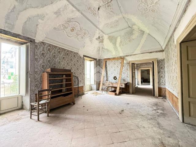 Palazzo in vendita a Frasso Telesino, Campania