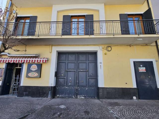 Palazzo in vendita a Frattamaggiore, Napoli