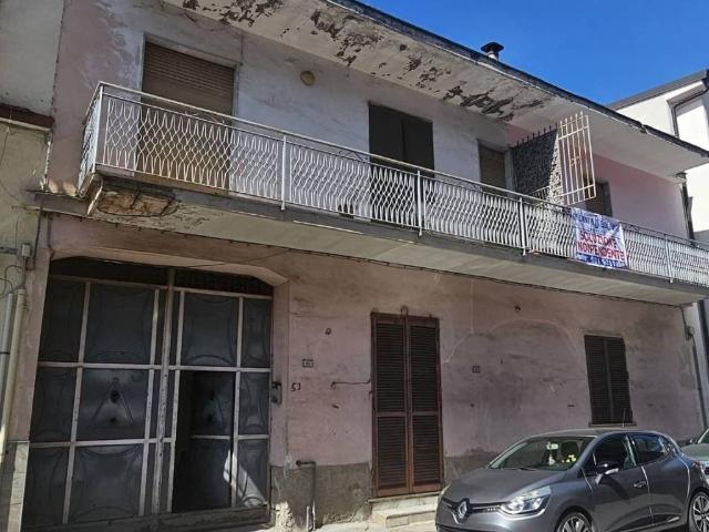 Palazzo in vendita a Frattaminore, Campania