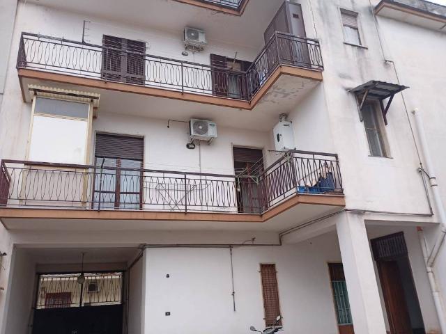 Palazzo in vendita a Frattaminore, Campania