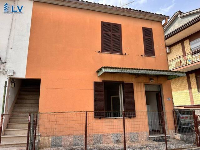Palazzo in vendita a Colle Cottorino, Frosinone