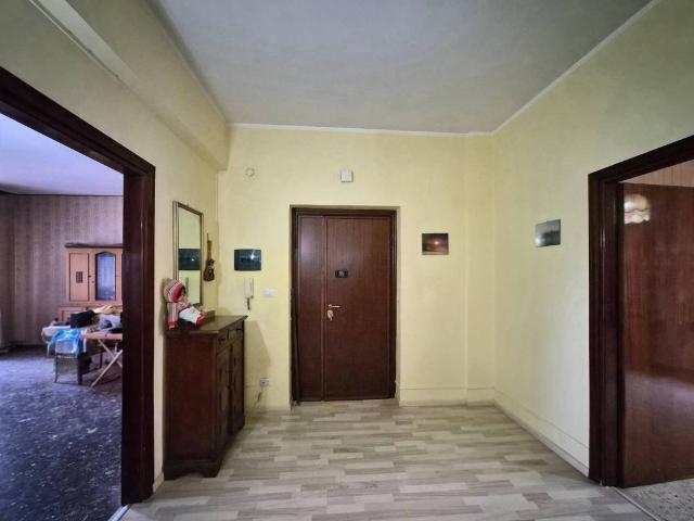Palazzo in vendita a Frosinone, Lazio