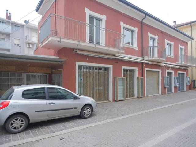 Palazzo in vendita a Marche, Pesaro E Urbino