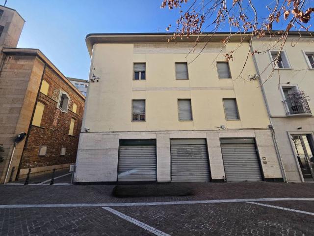 Palazzo in vendita a Centro, Gallarate