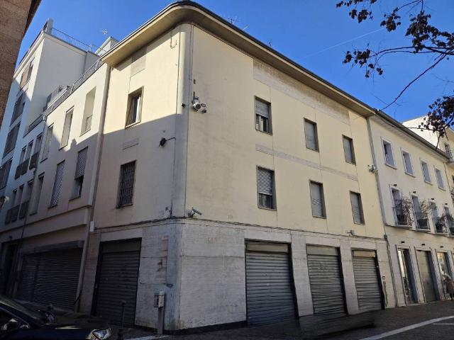 Palazzo in vendita a Centro, Gallarate