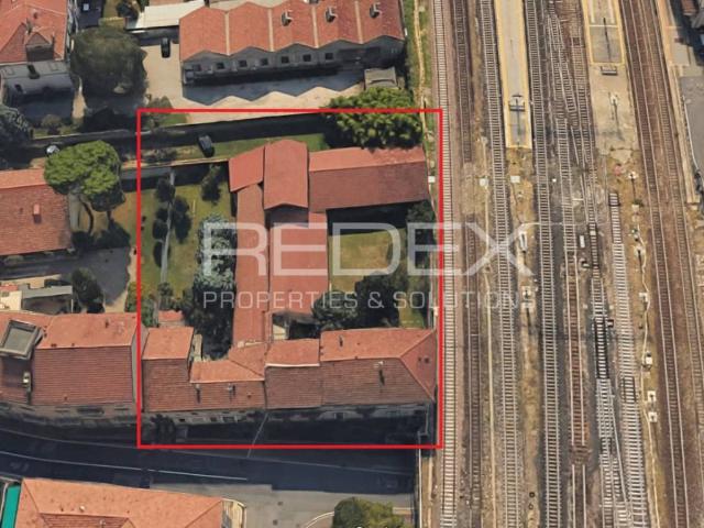 Palazzo in vendita a Sciarè, Gallarate
