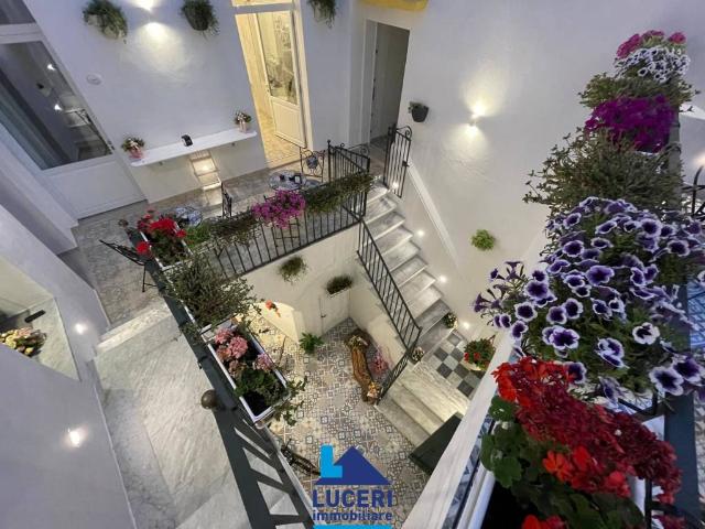 Palazzo in vendita a Puglia, Lecce