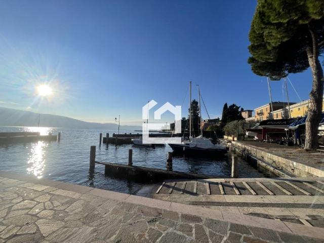 Palazzo in vendita a Comunità Montana Parco Alto Garda bresciano, Gargnano