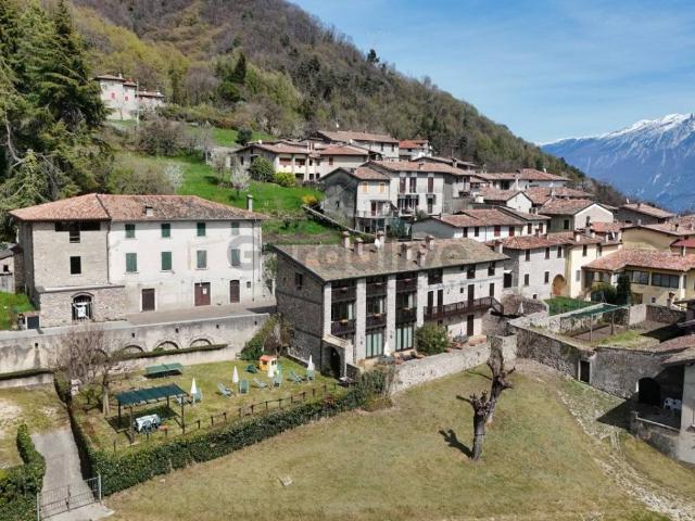 Palazzo in vendita a Comunità Montana Parco Alto Garda bresciano, Gargnano