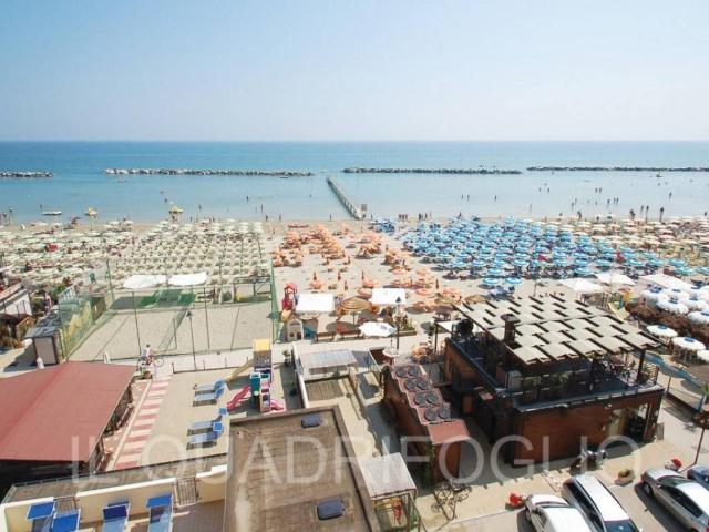 Palazzo in vendita a Gatteo a Mare, Gatteo