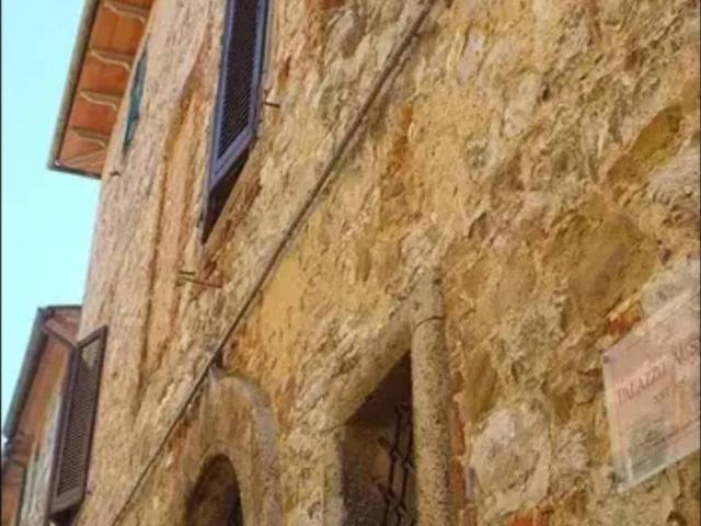 Palazzo in vendita a Bivio Di Ravi, Toscana