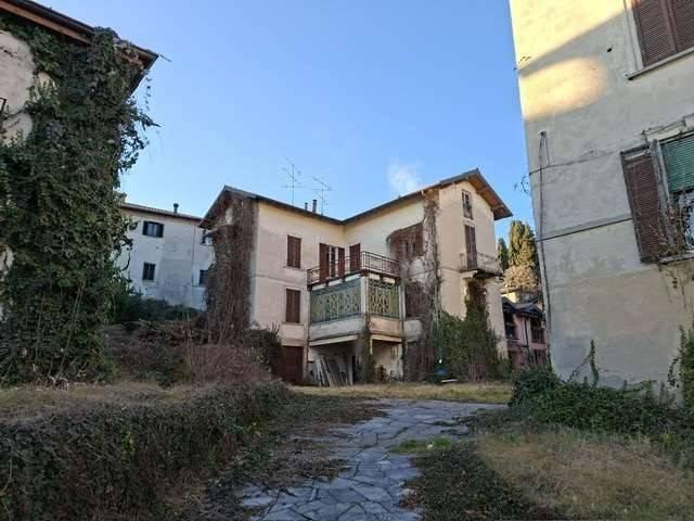 Palazzo in vendita a Gazzada Schianno, Gazzada