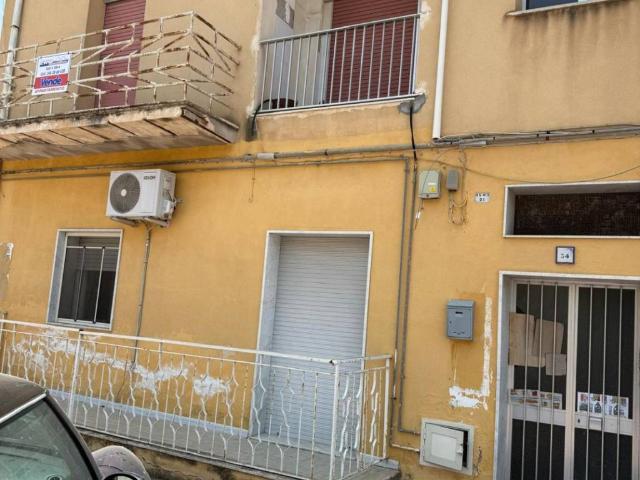 Palazzo in vendita a Villaggio Aldisio, Gela