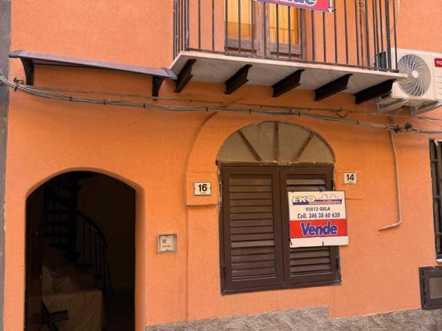 Palazzo in vendita a Gela, Sicilia