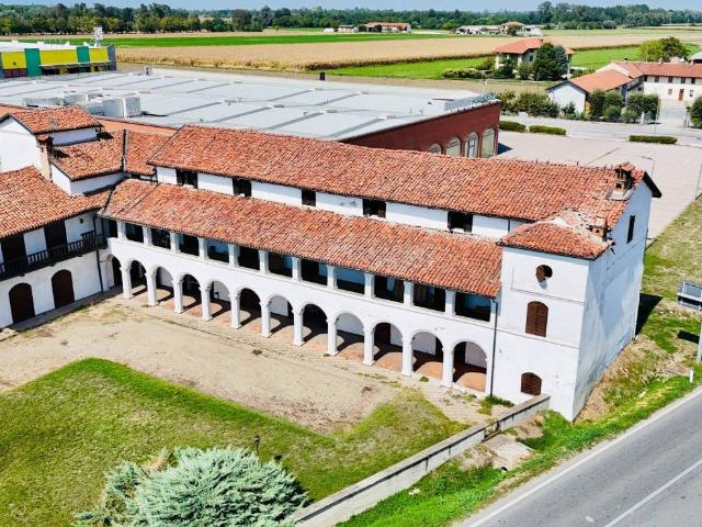 Palazzo in vendita a Genola, Cuneo