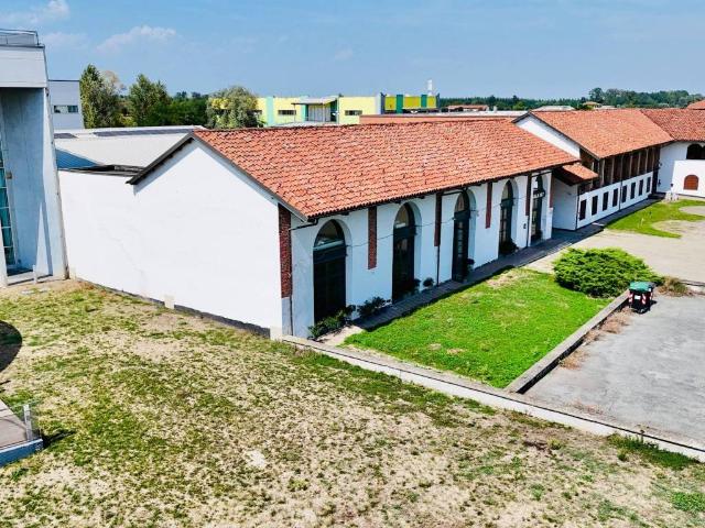 Palazzo in vendita a Genola, Cuneo