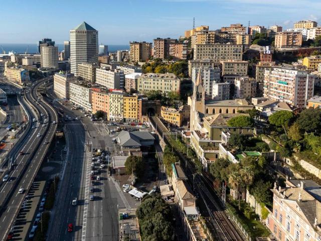 Palazzo in vendita a Dinegro, Serra Riccò