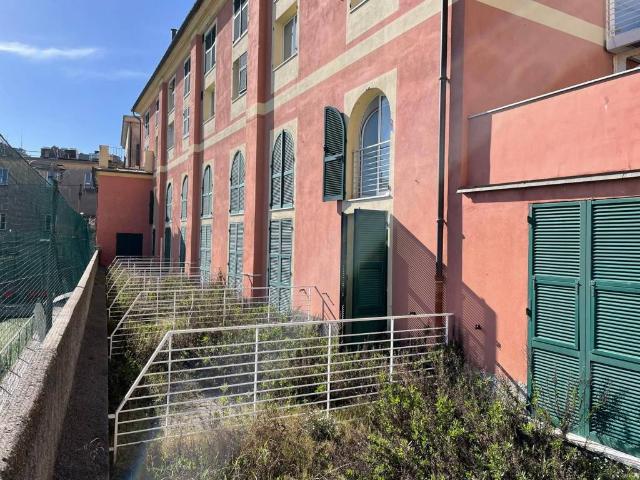 Palazzo in vendita a Centro Est, Serra Riccò