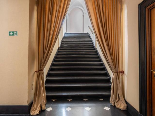 Palazzo in vendita a Centro Ovest, Serra Riccò