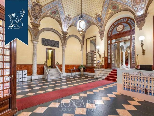 Palazzo in vendita a Centro Est, Serra Riccò