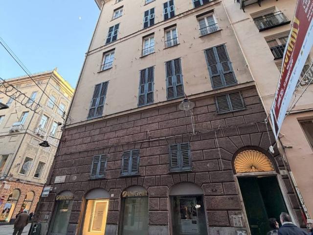 Palazzo in vendita a Centro Est, Serra Riccò