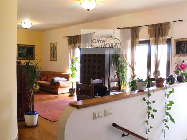 Palazzo in vendita a Macchia, Giarre
