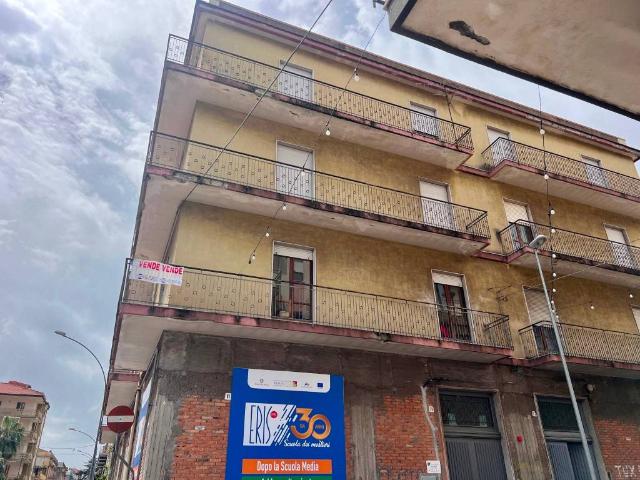 Palazzo in vendita a Giarre, Sicilia