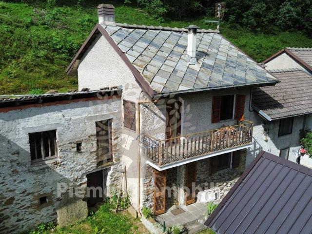 Palazzo in vendita a Presa del Luj, Piemonte
