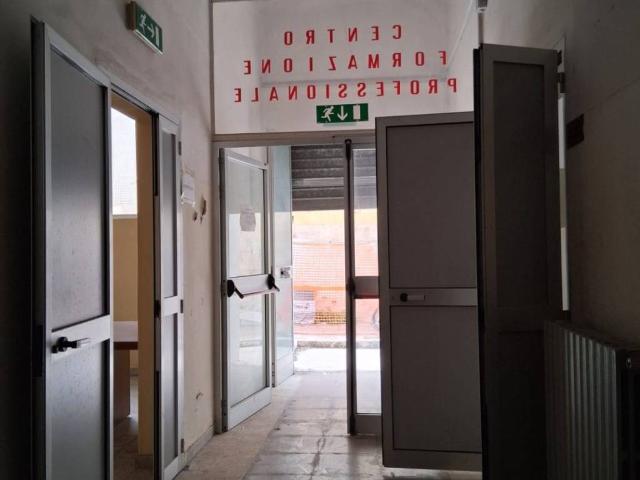 Palazzo in vendita a Gioia Del Colle, Bari