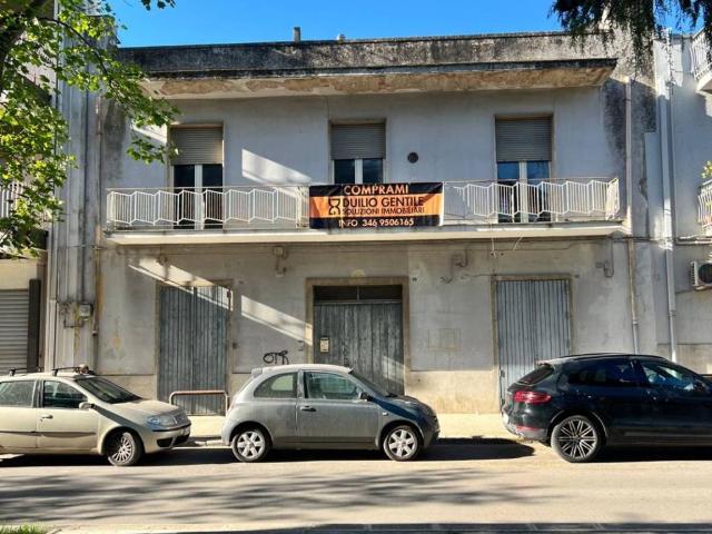 Palazzo in vendita a Puglia, Bari