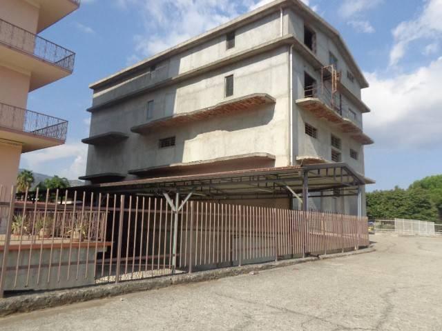 Palazzo in vendita a Calabria, Reggio Calabria