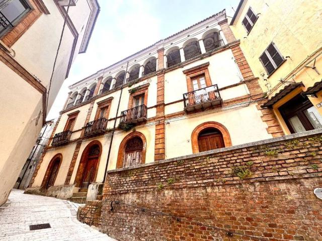 Palazzo in vendita a Gissi, Abruzzo