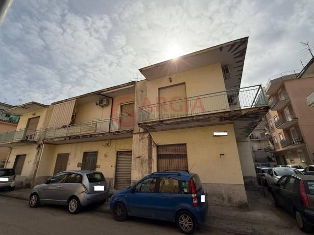 Palazzo in vendita a Giugliano In Campania, Campania
