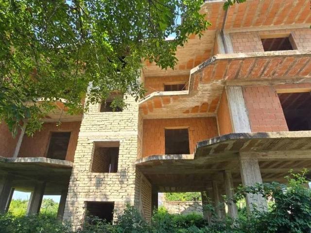 Palazzo in vendita a Giugliano In Campania, Campania