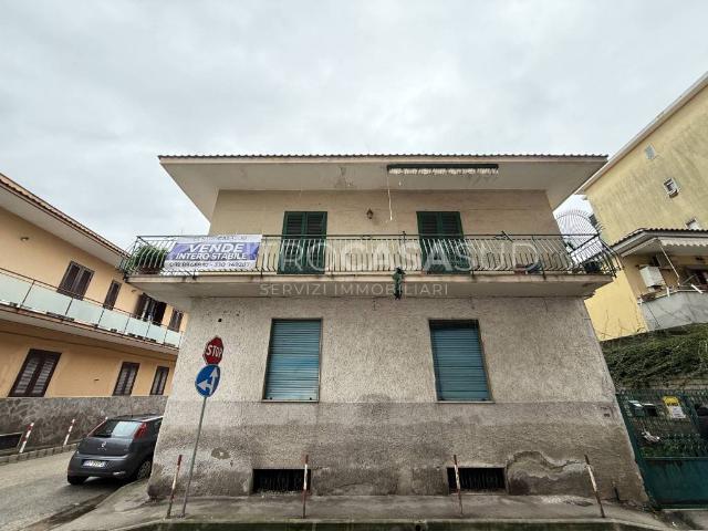 Palazzo in vendita a Madonna delle Grazie, Giugliano in Campania