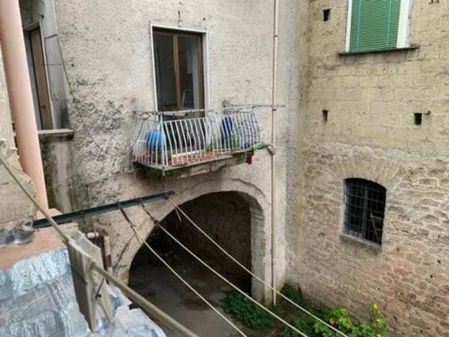 Palazzo in vendita a Giugliano In Campania, Campania