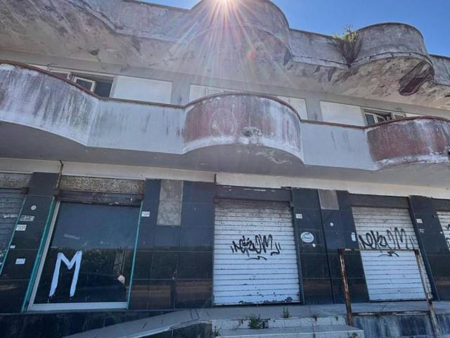 Palazzo in vendita a Giugliano In Campania, Napoli