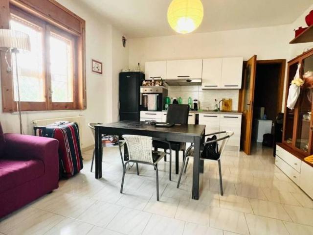 Palazzo in vendita a Giugliano In Campania, Napoli