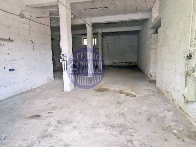 Palazzo in vendita a Giugliano In Campania, Campania