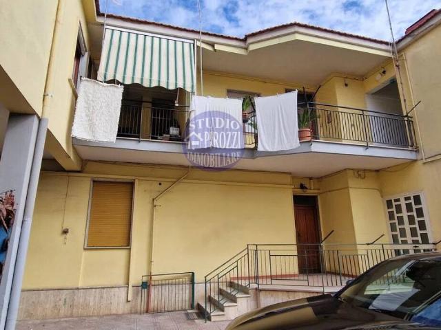 Palazzo in vendita a Giugliano In Campania, Campania