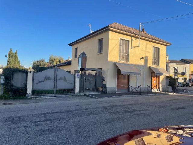 Palazzo in vendita a Giussago, Lombardia