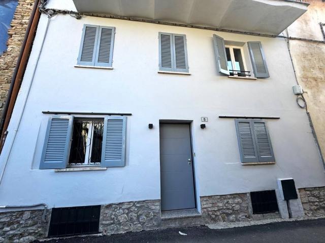 Palazzo in vendita a Godiasco Salice Terme, Godiasco