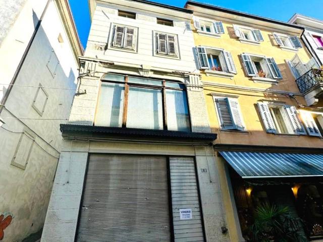 Palazzo in vendita a Borgo Castello, Gorizia