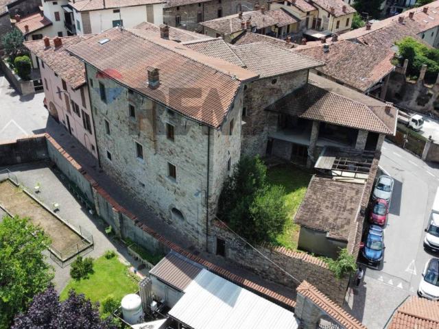 Palazzo in vendita a Gorlago, Lombardia