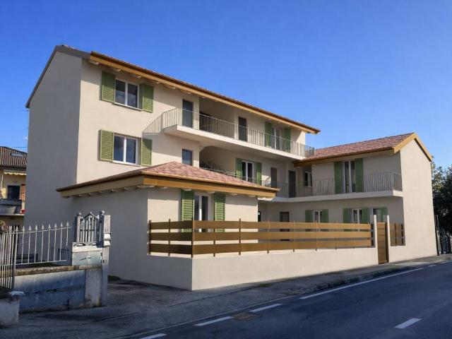 Palazzo in vendita a Grassobbio, Lombardia